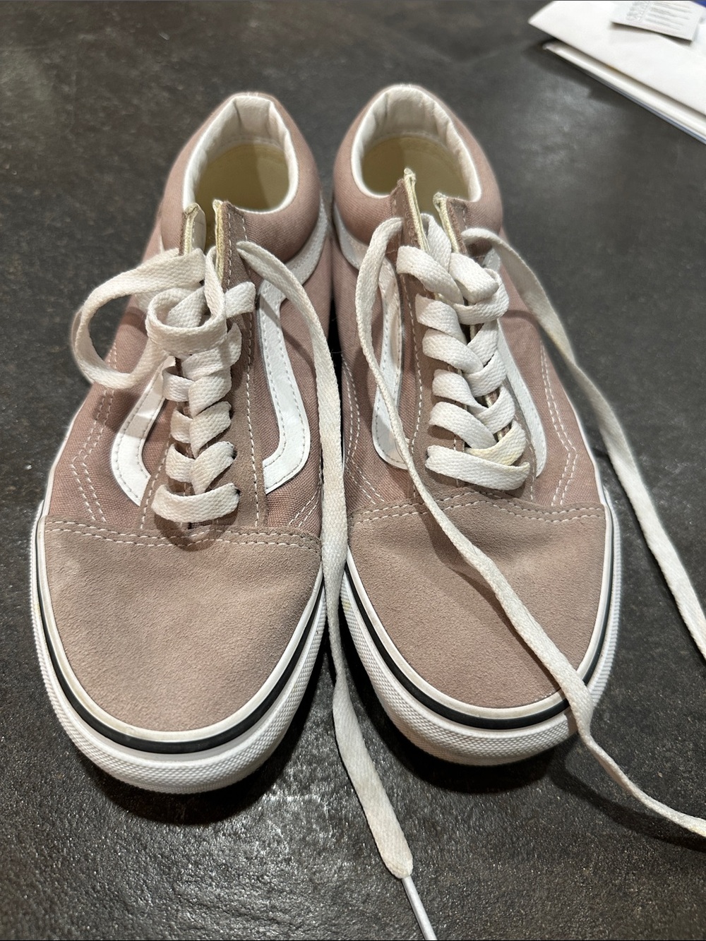 Vans Casual Low-Top Sneakers in Taupe and White